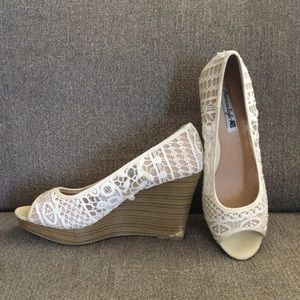 American Eagle Wedges